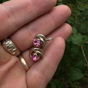 Vintage CORO gold tone screw back earrings with pink stone Elegant!